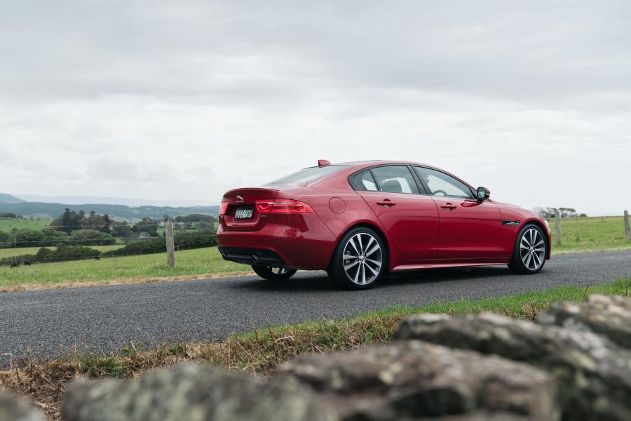  Jaguar XE 25t R-Sport 2015 года  (AU) (фото 37 из 40)